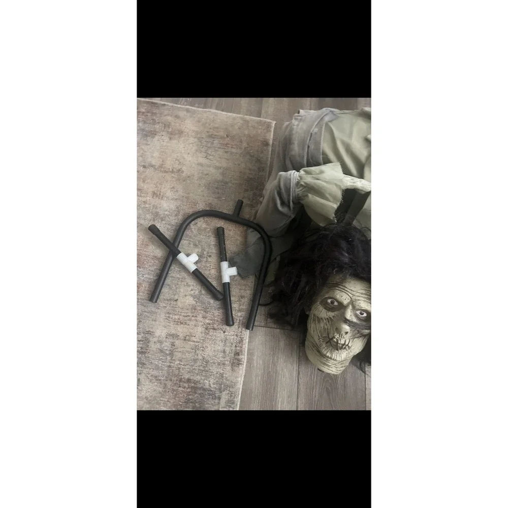 Disney Hocus Pocus Billy Butcherson Groundbreaker Spirit Halloween Prop Decor